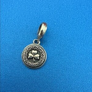 Chic Silver Clover Necklace Pendant